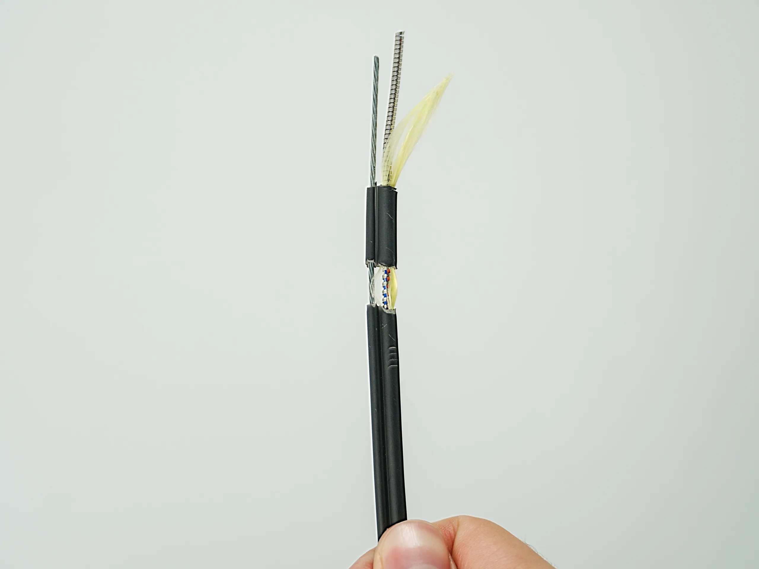 Fig8 Self-supporting Round Armored Optic Fiber Drop Cable GJYRKC8H-(1-4)C