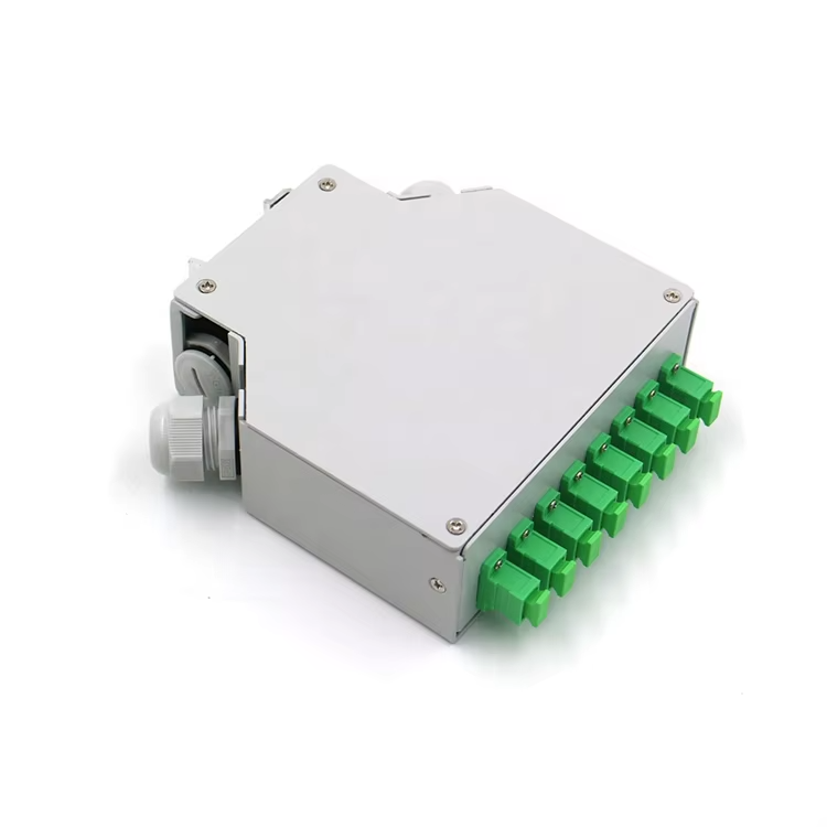 Splice box for DIN rail mounting compact distributor housing